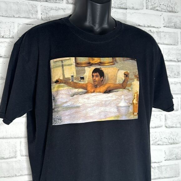 Scarface Graphic Tee Size Large - Picture 2 of 3